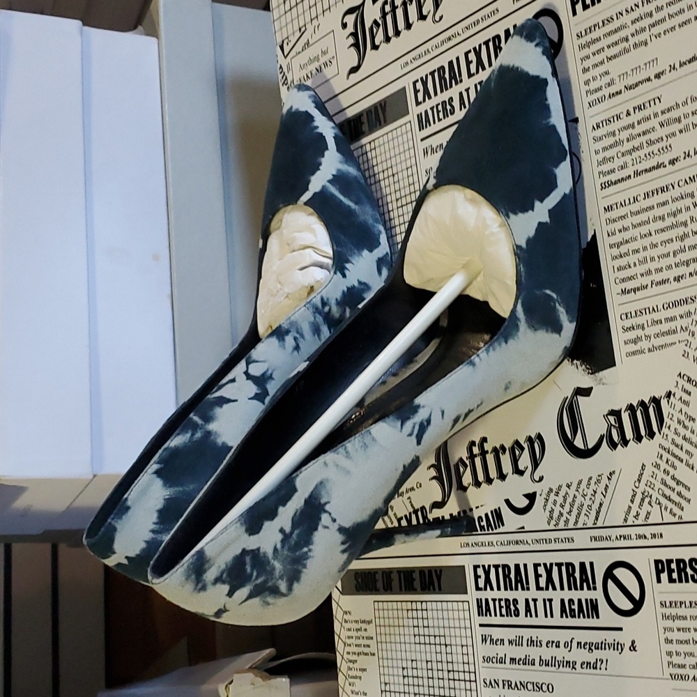 Sz 38 and 39 NIB $495 Elysewalker heels